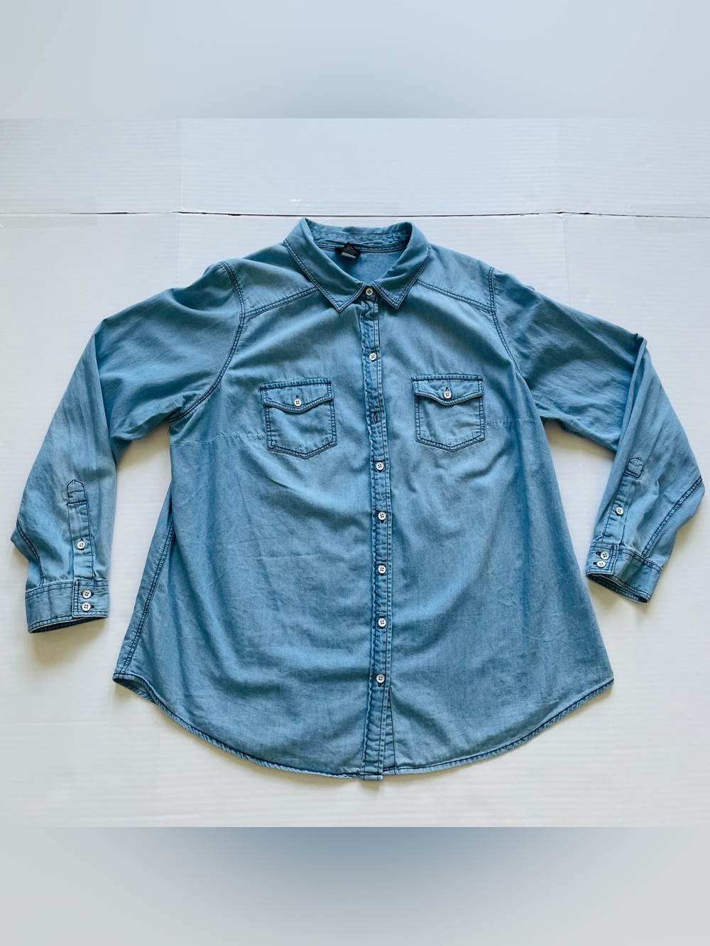 TORRID Taylor Denim Button Down Shirt Chambray Blouse 1 / 1X 14-16